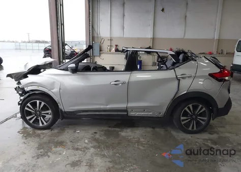 2019 Nissan Kicks Sr z USA, uszkodzony, nr VIN 3N1CP5CU9KL521991